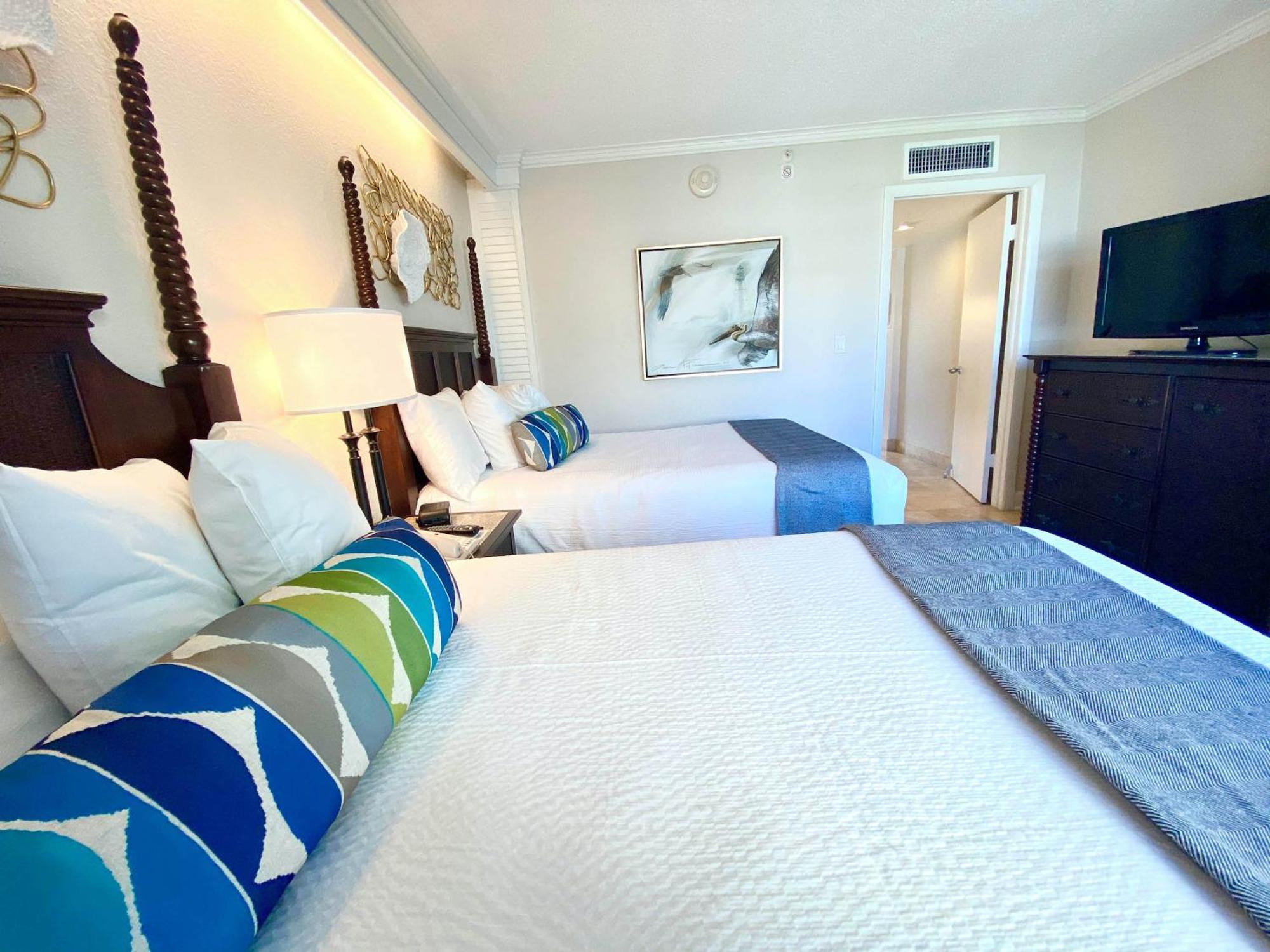 Island Grand At Tradewinds Hotel St. Pete Beach Room photo